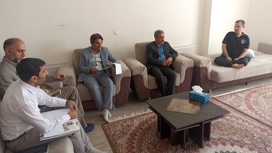 بازدید مدیرکل بهزیستی کردستان از منزل خانواده دو معلولیتی در سنندج