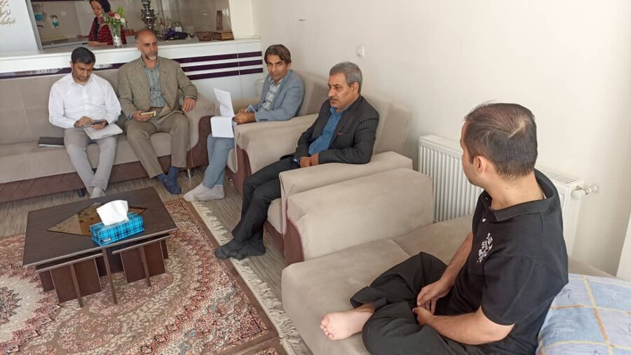 بازدید مدیرکل بهزیستی کردستان از منزل خانواده دو معلولیتی در سنندج