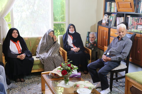 مدیرکل بهزیستی مازندران با خانواده شهید نعمتی دیدار کرد