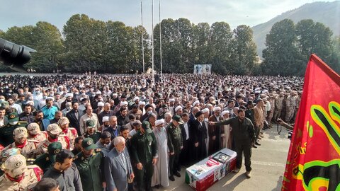 مراسم تشیع پیکر سرباز مدافع وطن شهید رضا خانی چگنی با حضور مدیر کل بهزیستی لرستان و جمعی از کارکنان