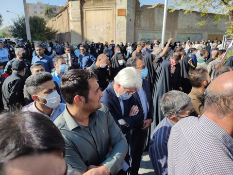 گزارش تصویری|شرکت مدیر کل ,معاونین و همکاران بهزیستی فارس در مراسم تشییع پیکر شهدای حادثه تروریستی حرم مطهرشاهچراغ (ع)