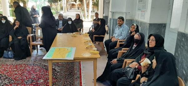 کاشان| چگونه در اوج پیری سالم و جوان بمانیم؟