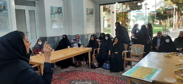 کاشان| چگونه در اوج پیری سالم و جوان بمانیم؟