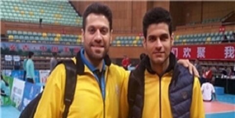 افتخارآفرینی والیبالیست‌های معلول قم با کسب طلای جهان/ بوسه ملی‌پوشان به پرچم ایران