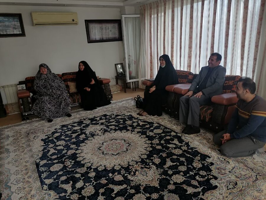  مدیرکل بهزیستی مازندران با خانواده شهید قادری موحد دیدار کرد