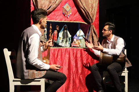 گزارش تصویری| نمایش «مبارک و پهلوان پنبه »به کارگردانی امیر شهباز نژند از استان آذربایجان شرقی اجرا شد