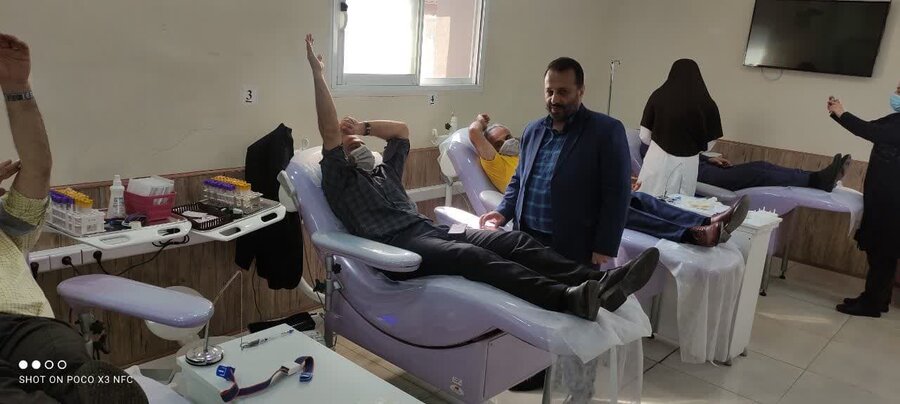 اهدای خون مدیرکل وکارکنان بهزیستی گیلان اهدای خون مدیرکل وکارکنان بهزیستی گیلان