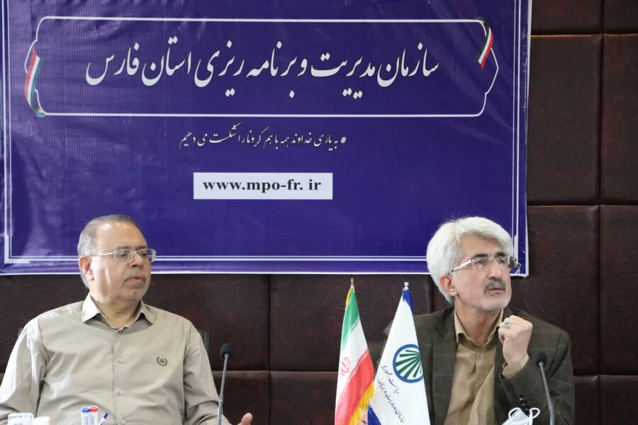 نشست مدیر کل بهزیستی فارس و رئیس سازمان مدیریت و  برنامه ریزی استان فارس