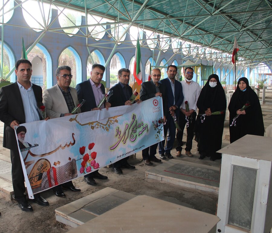 کارکنان بهزیستی خوزستان به مقام شامخ شهدا ادای احترام کردند 