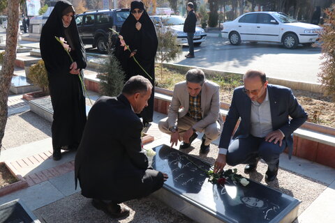 گزارش تصویری l حضور مجموعه بهزیستی آذربایجان غربی در مراسم عطر افشانی مزار شهدا