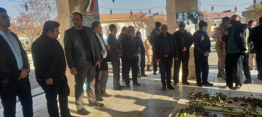 فیروزکوه| تجدید میثاق با آرمانهای امام (ره) در هفته دفاع مقدس