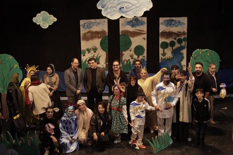 گزارش تصویری |  نمایش خانم بزی و گرگ‌ ناقلا در بخش کودک و نوجوان، کاری از هنرمندان استان چهارمحال و بختیاری