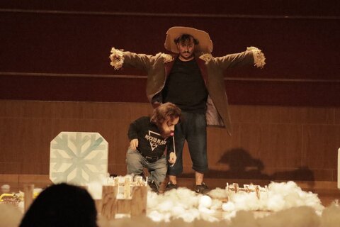 گزارش تصویری | اجرای نمایش " مترسک و آدم برفی " کاری از هنرمندان استان تهران