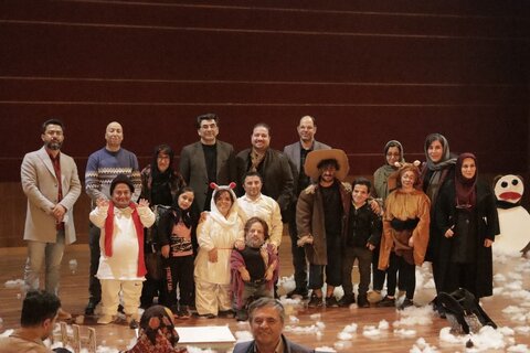 گزارش تصویری | اجرای نمایش " مترسک و آدم برفی " کاری از هنرمندان استان تهران