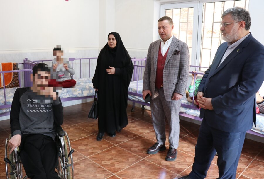 حضور استاندار آذربایجان غربی در مرکز نگهداری از معلولین ذهنی مهرگستران ارومیه 