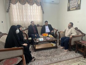 مدیرکل بهزیستی مازندران با خانواده شهید خلیلی در شهرستان سوادکوه دیدار کرد