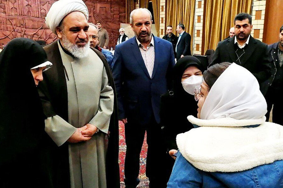 در رسانه| تحویل ۳۳۵ مسکن برای معلولان در سال جاری/ از معلولان نخبه در صحن شورای شهر تبریز تجلیل شد
