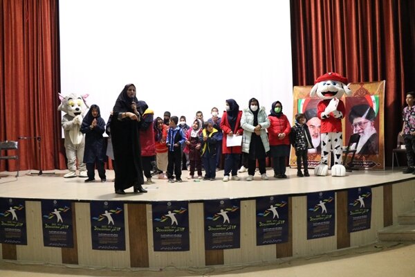 فریدونشهر| تکریم مددجویان وظیفه همگانی