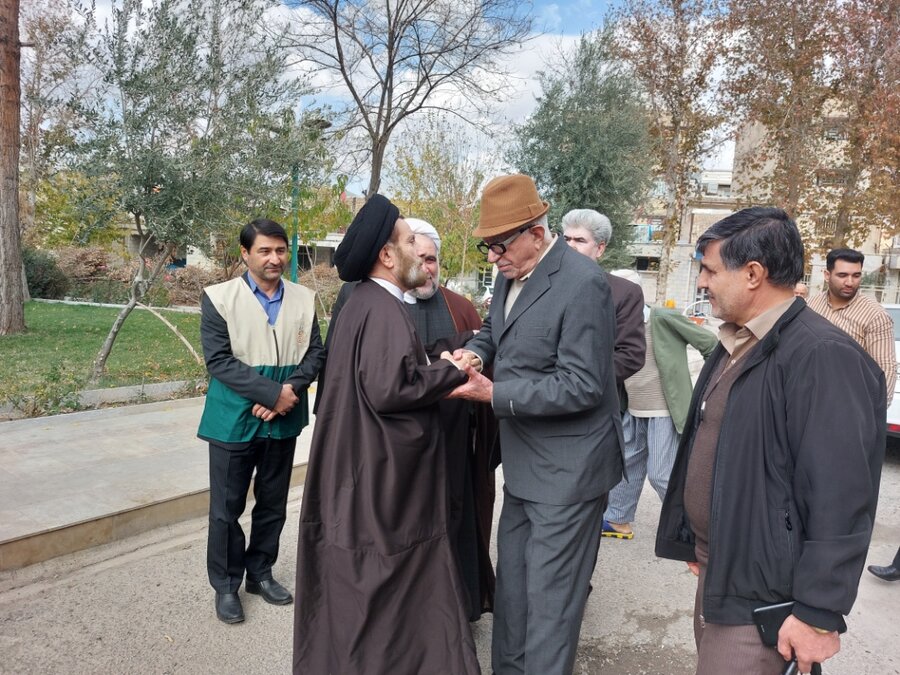 دیدار و دلجویی از سالمندان با حضور نماینده ولی فقیه در استان لرستان