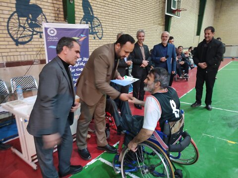 نشست صمیمی ورزشکاران معلول اردبیل با مدیرکل بهزیستی استان