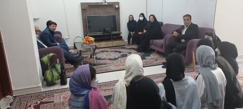 شهرستان بوشهر | بازدید رییس کل دادگستری استان از مراکز نگهداری کودکان شبه خانواده
