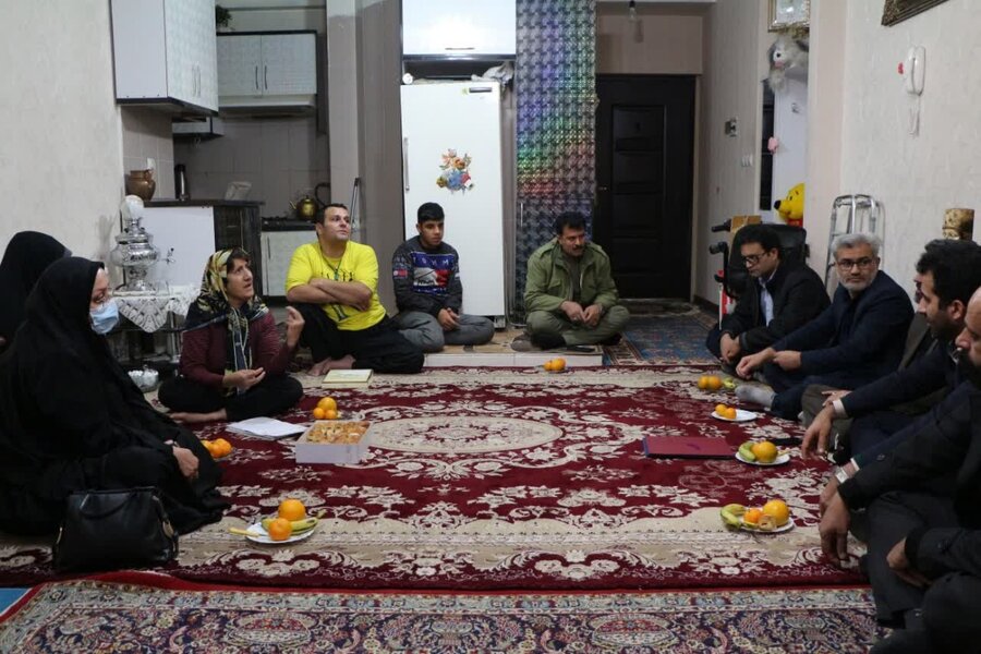 پیشوا| دیدار فرماندار از هنرمند موفق معلول پیشوا| دیدار فرماندار از هنرمند موفق معلول