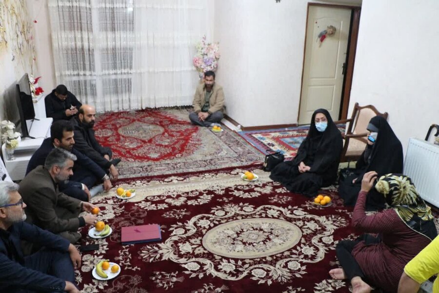 پیشوا| دیدار فرماندار از هنرمند موفق معلول پیشوا| دیدار فرماندار از هنرمند موفق معلول