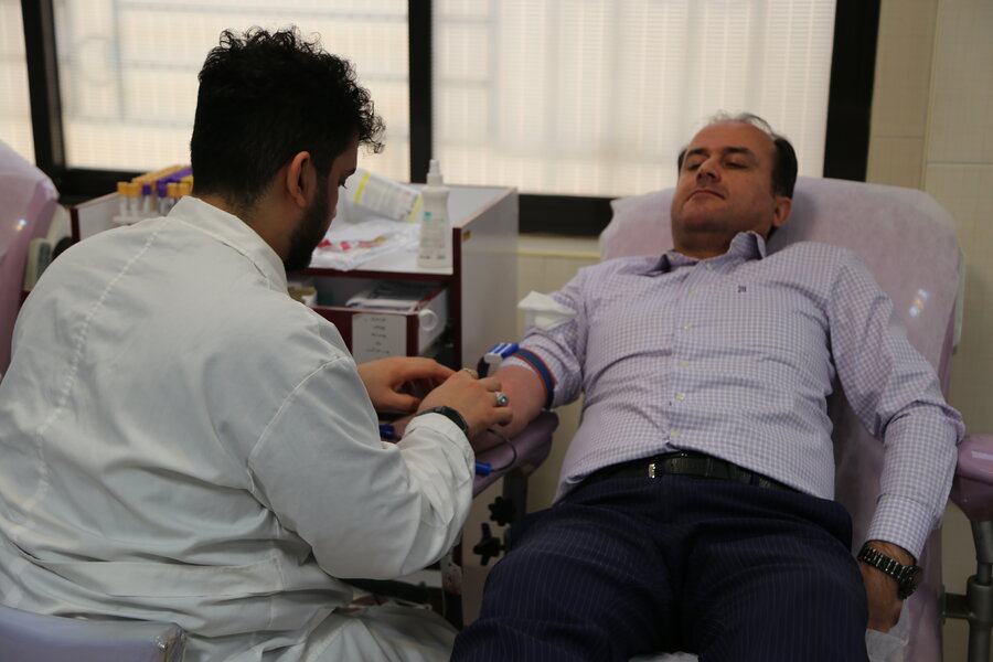 اهدای خون کارکنان اداره کل بهزیستی مازندران با هدف نجات جان بیماران