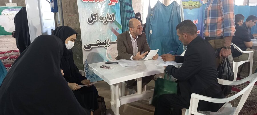 حضور رئیس اداره فناوری اطلاعات بهزیستی خوزستان در میز خدمت
