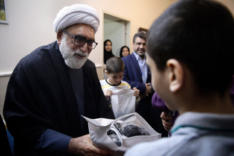 گزارش تصویری | دیدار یلدایی تولیت آستان قدس رضوی با معلولین ذهنی موسسه شهید بهشتی مشهد