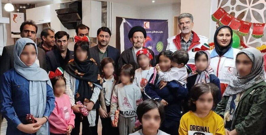 دیدار نماینده ولی فقیه در استان لرستان با مقیمان خانه ها ی کودک و نوجوان به مناسبت شب یلدا
