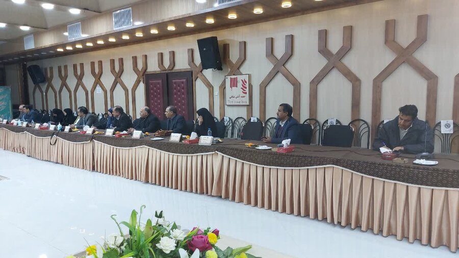 جلسه شورای اداری بهزیستی خراسان رضوی در خلیل آباد در حال برگزاری است