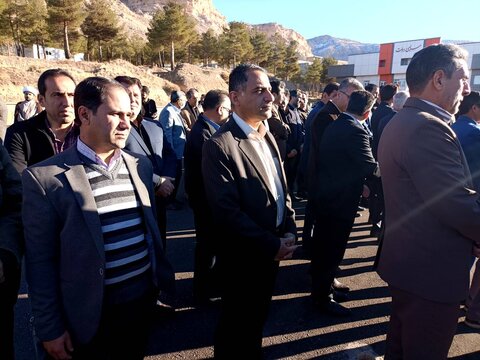 گزارش تصویری| حضور مدیر کل و کارکنان بهزیستی ایلام در آیین تشییع و تدفین پیکر مطهر شهید گمنام در استانداری
