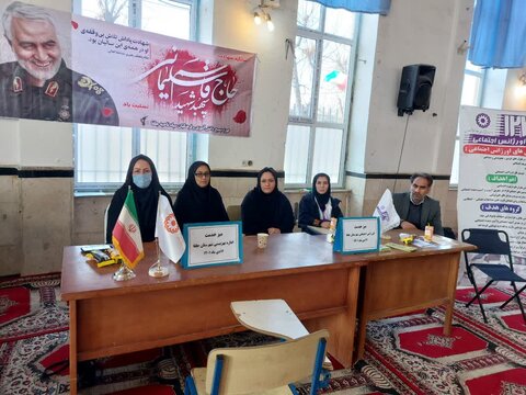 گزارش تصویری| برگزاری میز خدمت در مصلای هادیشهر