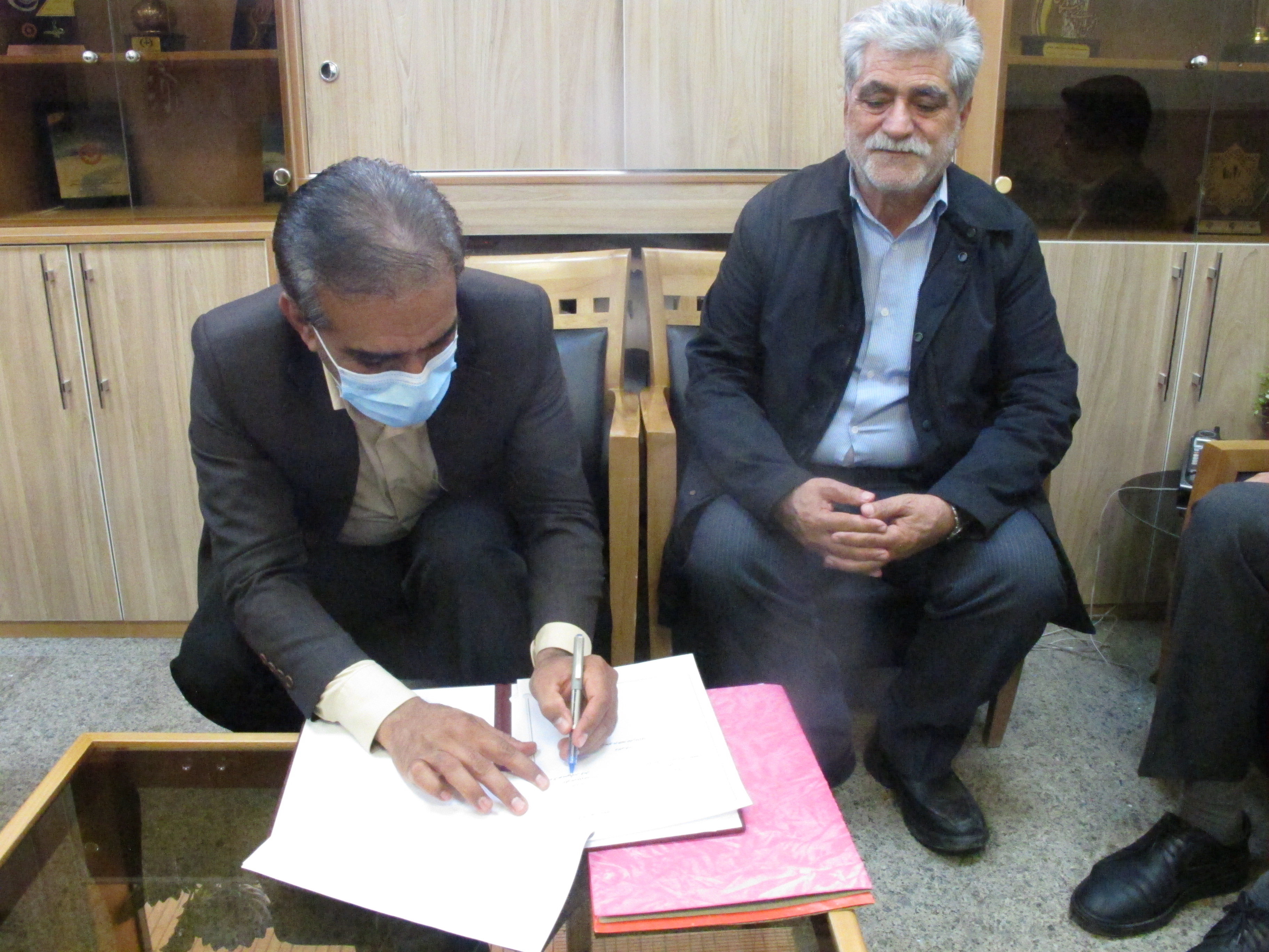 امضای تفاهم نامه مشترک میان بهزیستی ، دار الشفا امام رضا (ع) و خیریه ثامن الحجج در راستای خدمت به جامعه هدف