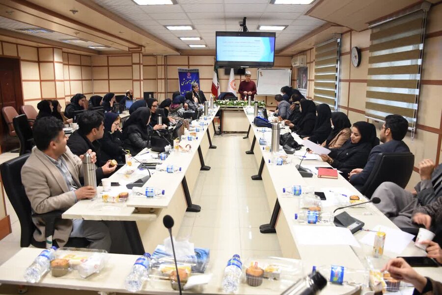 برگزاری کارگاه آموزشی تربیت مدرس با عنوان آموزش زندگی خانواده ویژه مراکز مثبت زندگی استان کرمانشاه