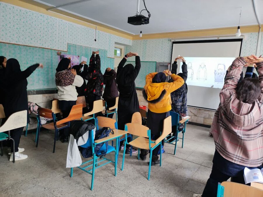6 هزار نفر از دانش آموزان استان کردستان از برنامه آگاهسازی پیشگیری از معلولیت ها بهرمند شدند