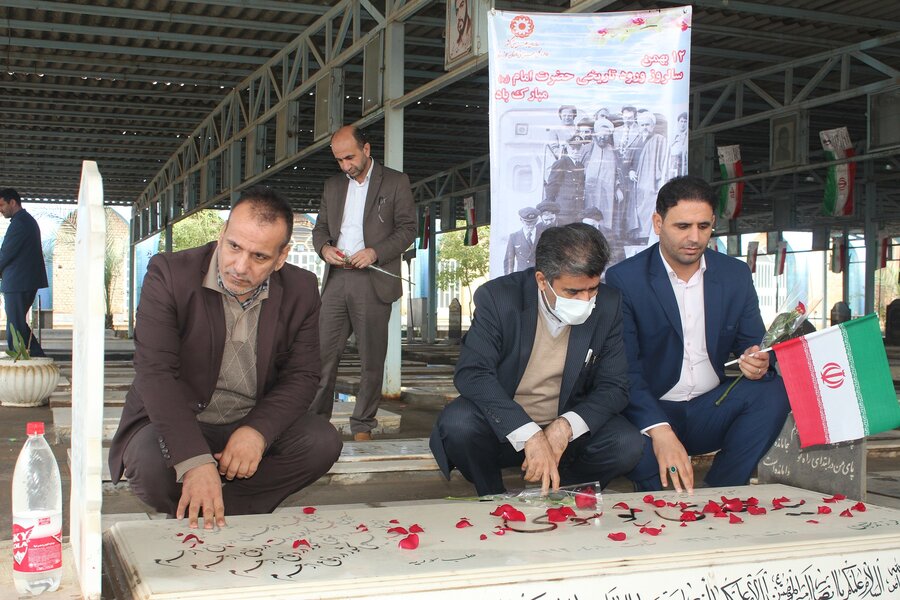گزارش تصویری|تجدید میثاق کارکنان بهزیستی خوزستان با شهدا به مناسبت دهه فجر