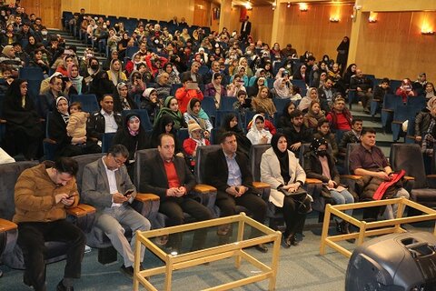 گزارش تصویری |حضور 500 نفر از مددجویان در جنگ شادی و جشن دهه فجر انقلاب اسلامی