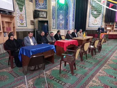 برگزاری میز خدمت توسط دستگاه های اجرایی در ایام پیروزی انقلاب اسلامی