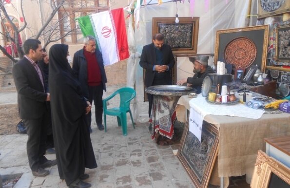 نطنز| برپایی نمایشگاه دستاوردهای زنان سرپرست خانوار برابرسازی فرصتها