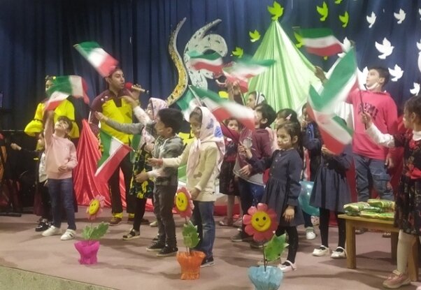 آران وبیدگل| دو قلو سه قلوها در جشن نوگلان انقلابی