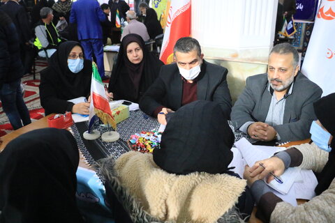 گزارش تصویری | برپایی میزخدمت بهزیستی گیلان و سایر دستگاه های اجرایی در مصلی امام خمینی(ره) رشت