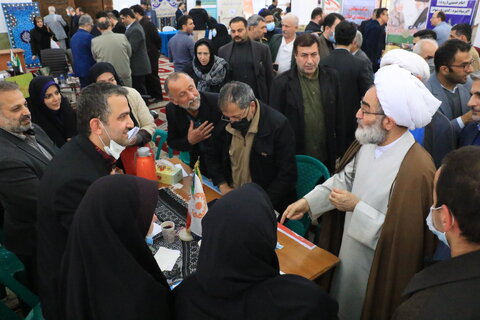 گزارش تصویری | برپایی میزخدمت بهزیستی گیلان و سایر دستگاه های اجرایی در مصلی امام خمینی(ره) رشت