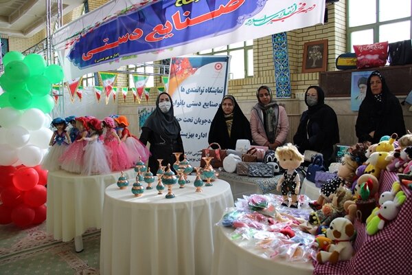 بویین میاندشت| نمایشگاه صنایع دستی، فرصتی برای رونق کسب و کارخانگی