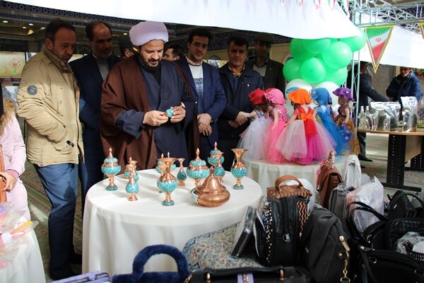 بویین میاندشت| نمایشگاه صنایع دستی، فرصتی برای رونق کسب و کارخانگی