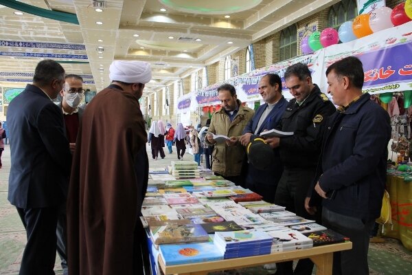 بویین میاندشت| نمایشگاه صنایع دستی، فرصتی برای رونق کسب و کارخانگی