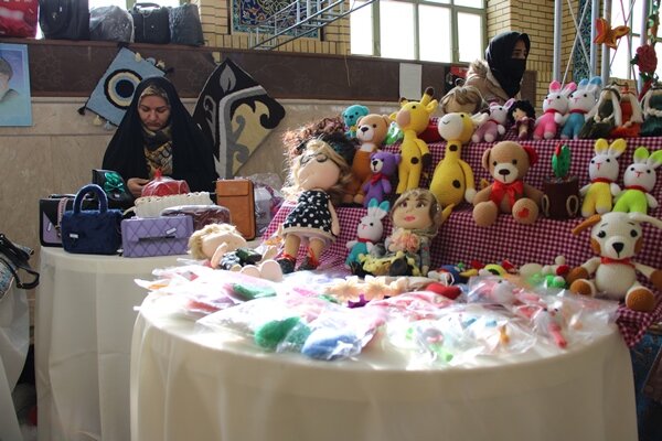 بویین میاندشت| نمایشگاه صنایع دستی، فرصتی برای رونق کسب و کارخانگی