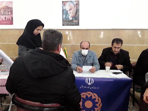 برگزاری میز ارتباطات مردمی با حضور مدیران بهزیستی استان قزوین