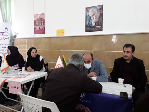 برگزاری میز ارتباطات مردمی با حضور مدیران بهزیستی استان قزوین